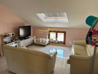 Dvosobno stanovanje v Vabrigi - pogled na morje